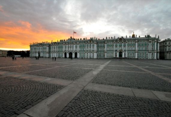 Drymat trocknet nasse Keller der Eremitage in St. Petersburg